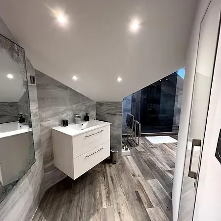 Splendide Style Classe 4 Etoiles, Terrasse Face A La Montagne *